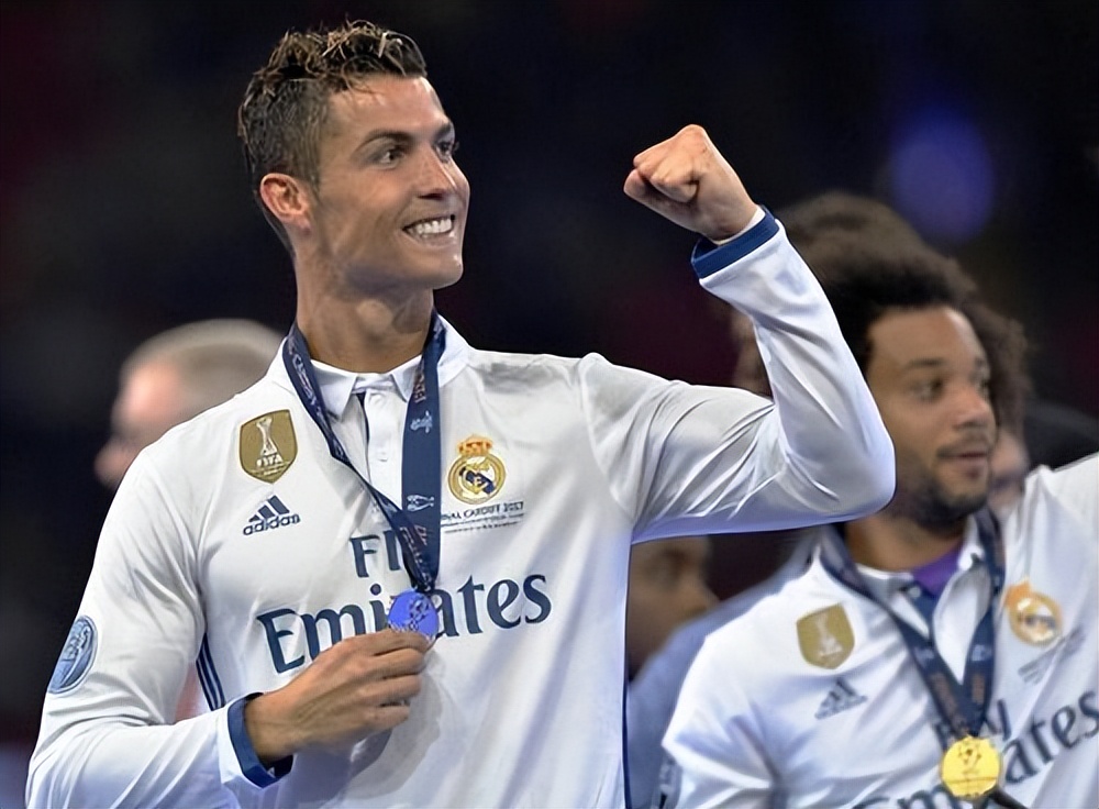 全球收入最高运动员詹姆斯,詹姆斯荣登全球运动员收入榜榜首