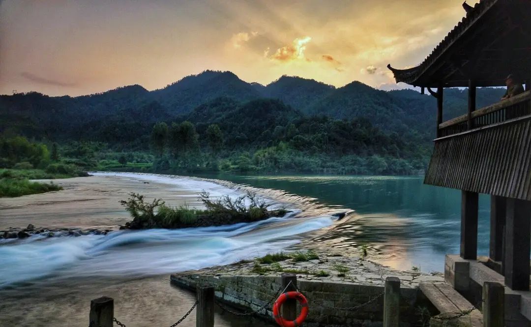被《风味人间》疯狂种草的小城!1.5h直达!凭一个饼就征服世界