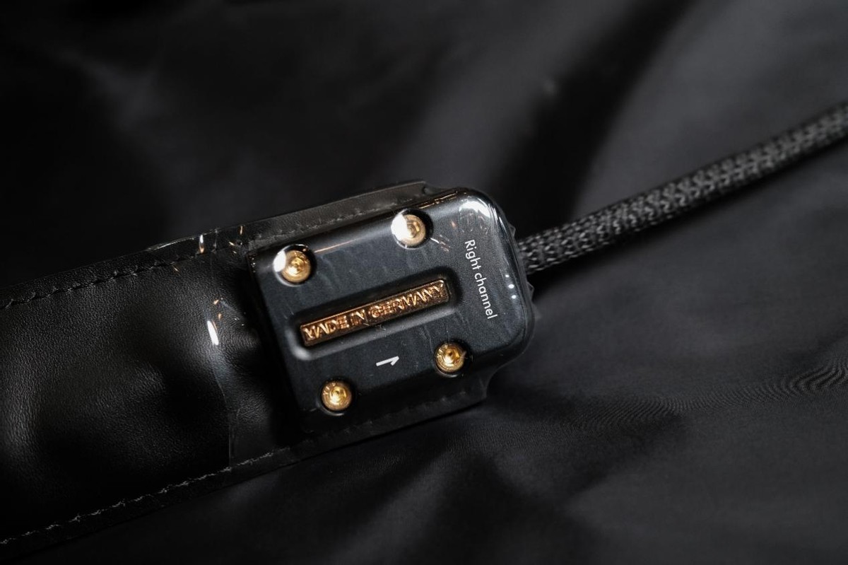 给大音响系统画龙点睛的高端线材--HANOWASIGNATUREEDITIONCABLE