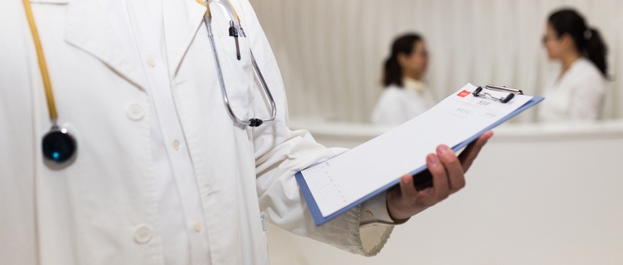 胸腔镜检查是确诊肺癌的最后的测试结束没有明确诊断的焦虑