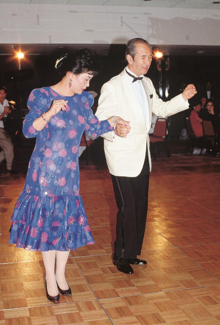 蓝琼缨因为什么去世,赌王二太蓝琼缨传奇的一生