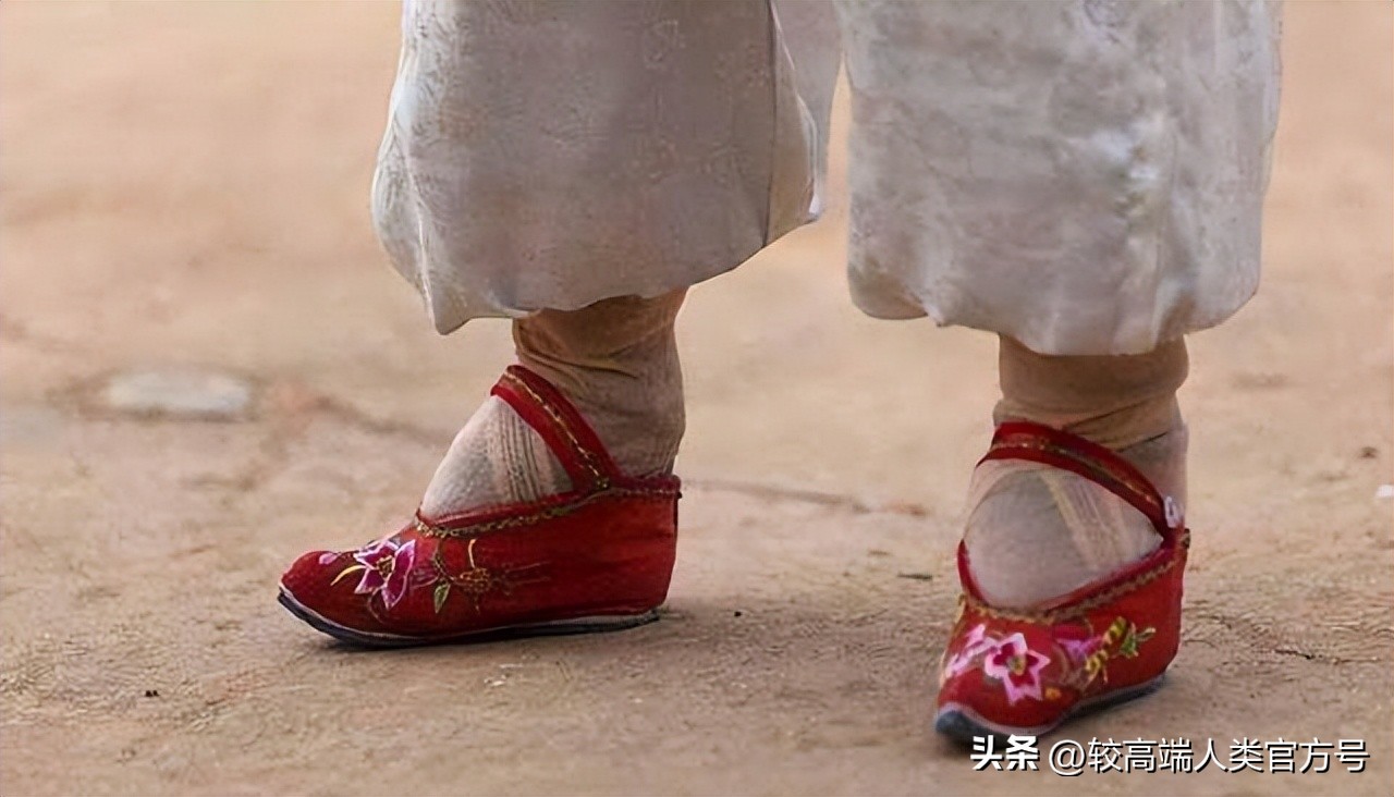 女人对自己的脚有什么说法,女生的脚与性格的关系