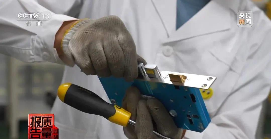 电子门锁老是报警,酒店电子门锁常见故障及维修