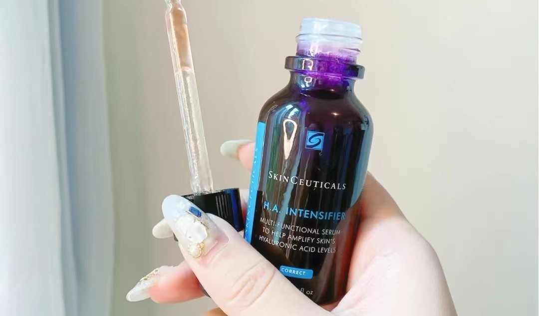 早睡不了又不想垮脸？4款能让脸“紧一圈”的精华，熬夜肌别错过