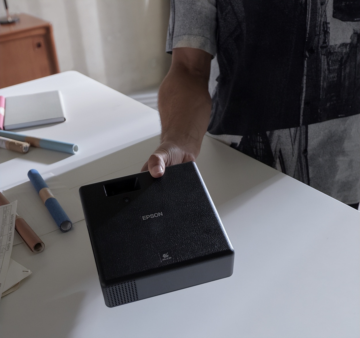 爱普生ef-12投影测评,爱普生投影机ef12深度评测