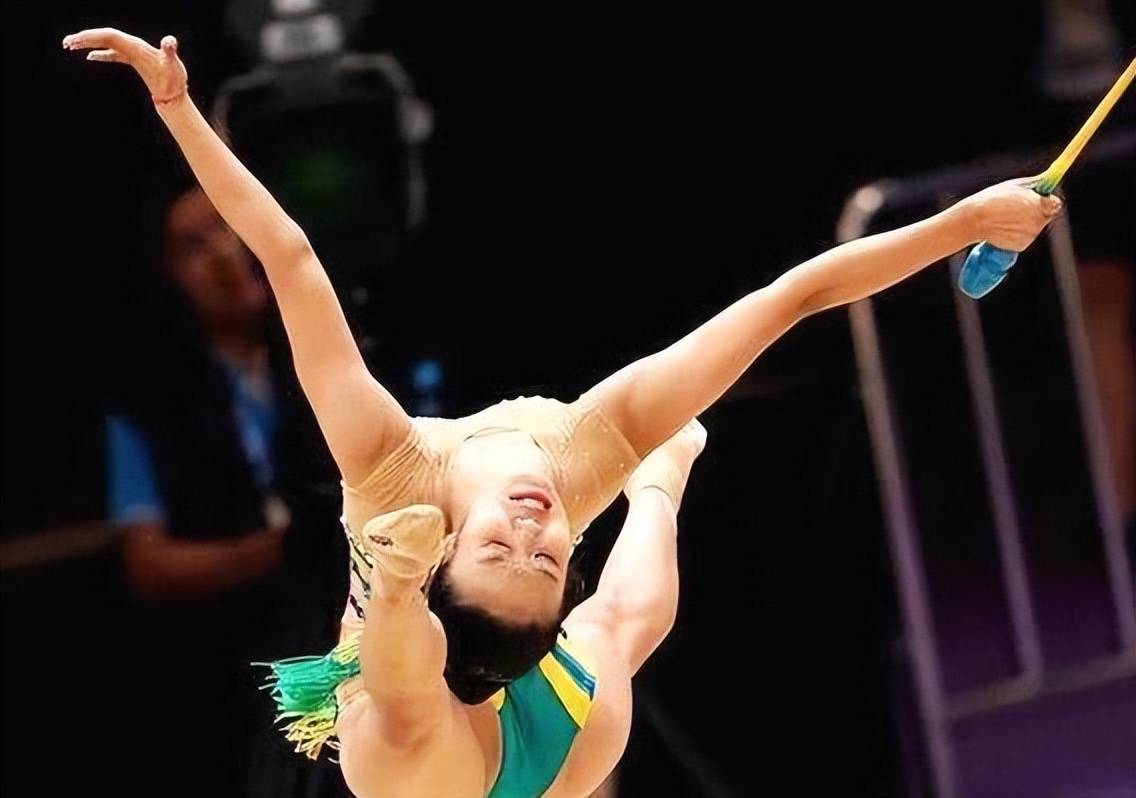 艺体女神王曼亲私密故事？浙大校花颜值不输张豆豆？曼亲生活细节