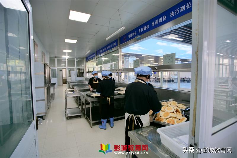 鍚嶅笀浜戦泦,鍚嶅笀鑽熻悆甯堣祫闆勫帤