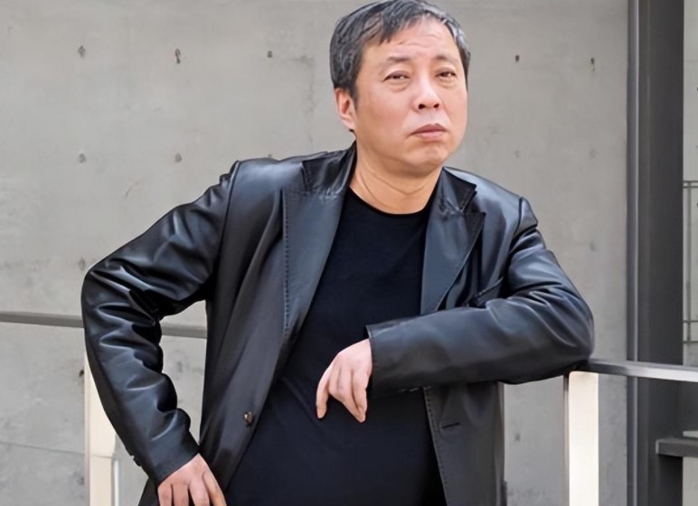 刘益谦为何卖藏品,刘益谦28亿喝茶图片