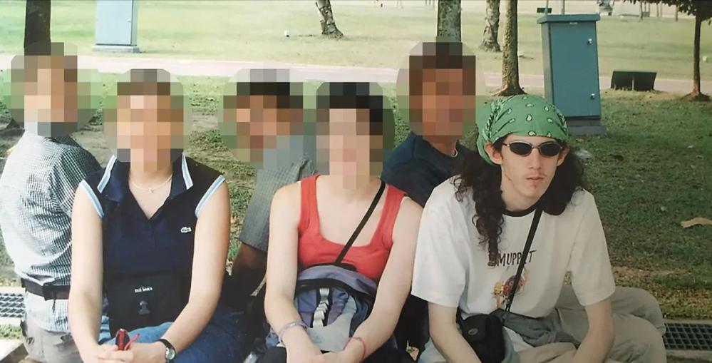 英国虐囚儿童案,英国虐待男孩事件