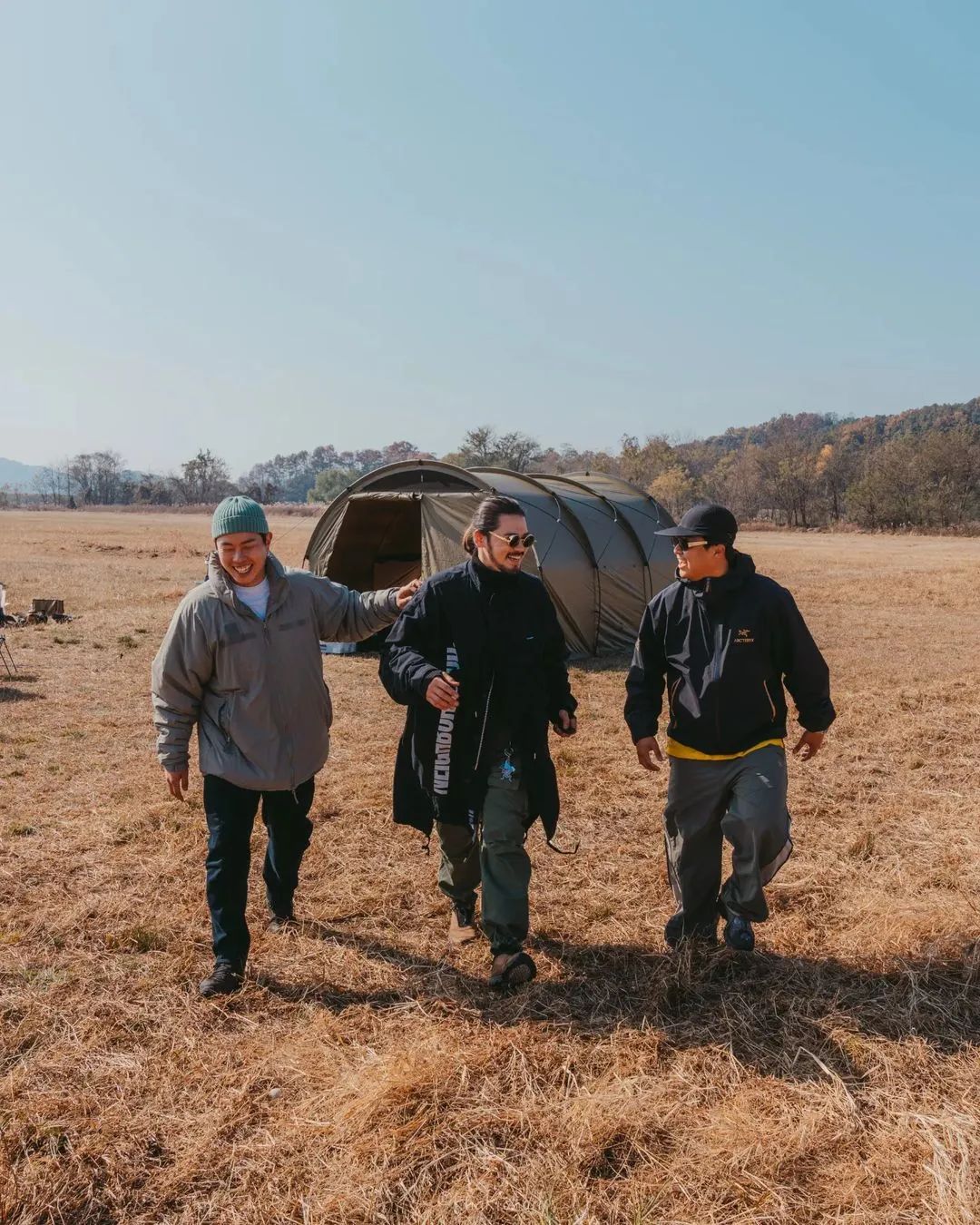 始祖鸟被安踏收了,安踏收购始祖鸟为啥没有安踏logo