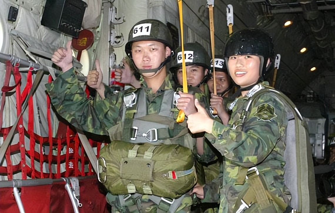 若台海“统一”,20多万的台军该如何处理,收编还是就地解散呢?