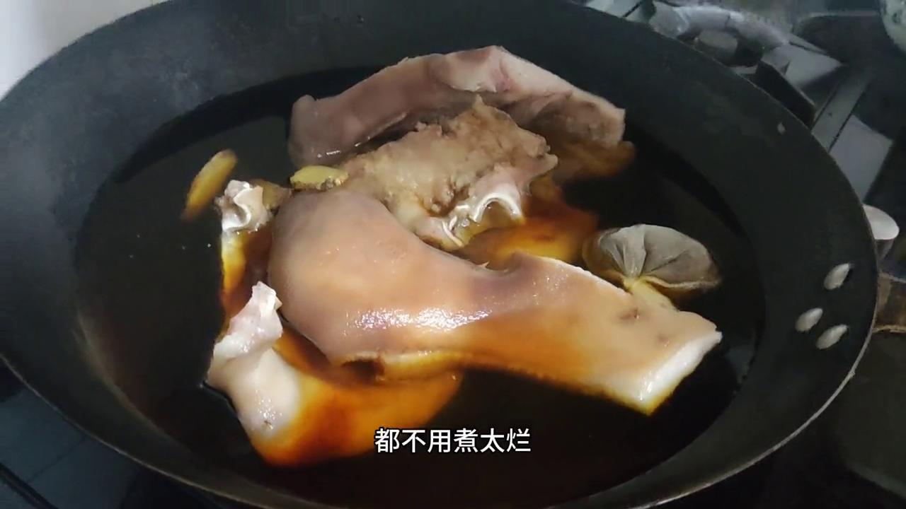 卤猪头皮爽口不腻怎么做到的,卤猪头皮用什么炒好吃