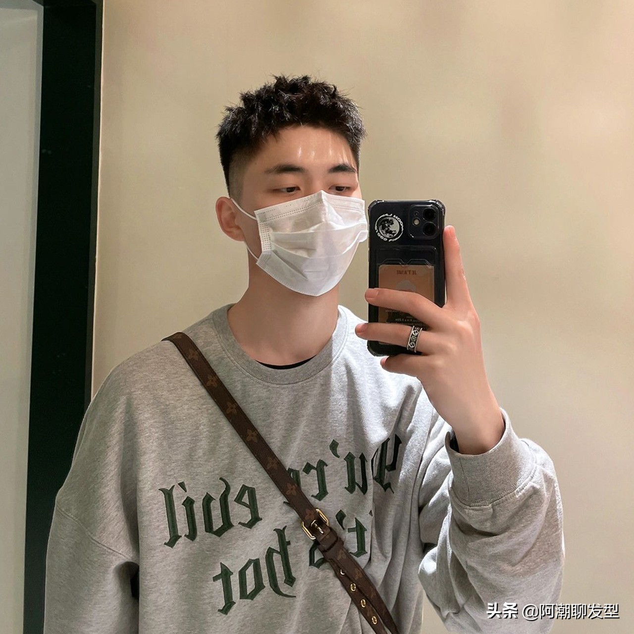 油腻背头男发型,韩版发型男生背头怎么剪