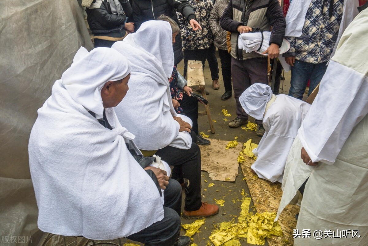 老人坟前立碑有什么讲究,农村老人立碑有讲究吗