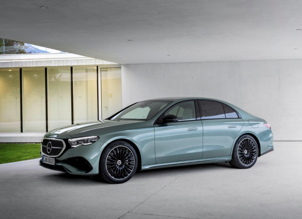 e级w214长轴版谍照,e级换代w214