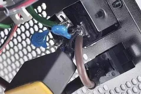 电源内部一定有电阻吗,电源内部一直存在非静电力吗