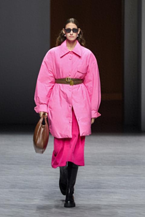 太平鸟绒入新境冬季大秀,太平鸟德绒保暖内衣儿童