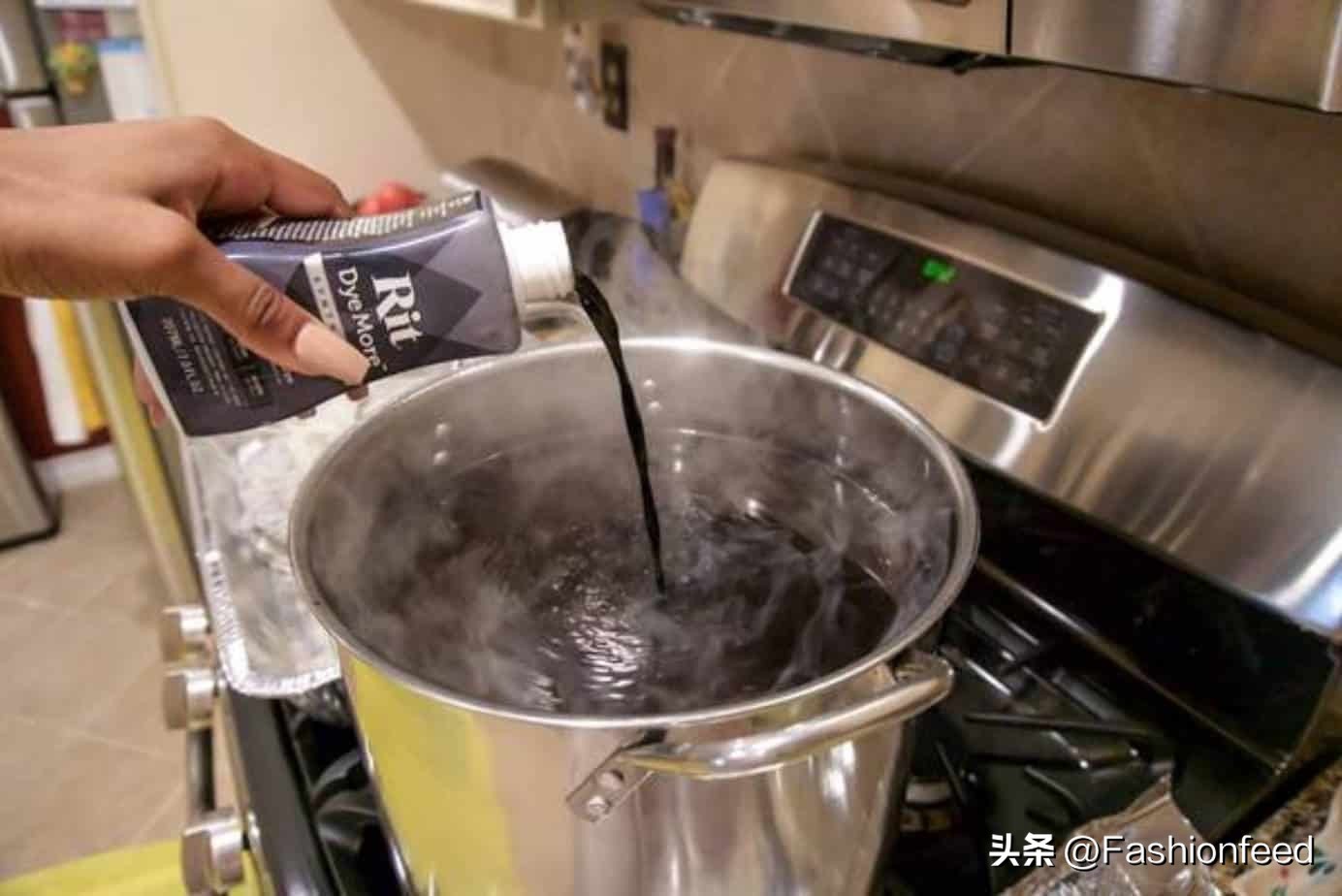 恢复衣服褪色的妙招,衣服被阳光晒褪色怎么恢复原色