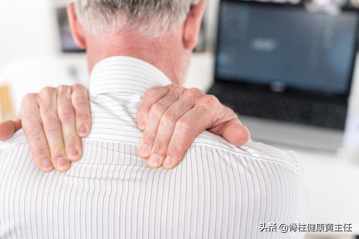 肩胛骨内侧疼痛一招搞定,肩胛骨内侧疼痛最好的治疗办法