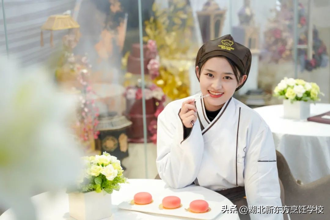 学西点烘焙去店里还是学校,学西点会学煮咖啡吗