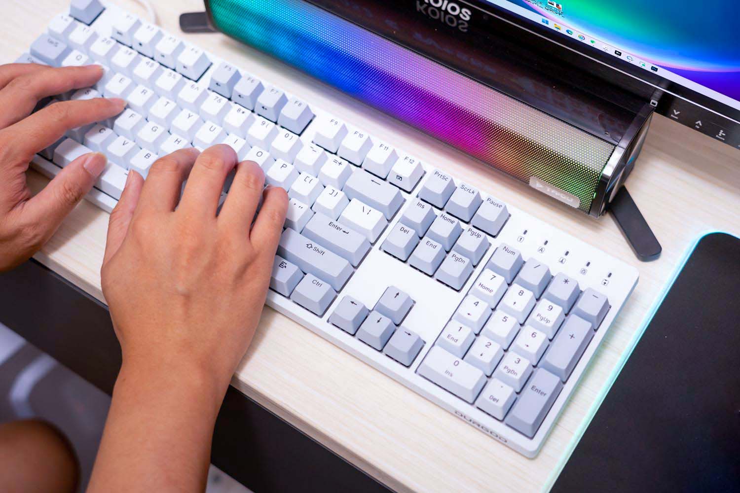 杜伽k310键盘黑轴,杜伽k320w机械键盘评测