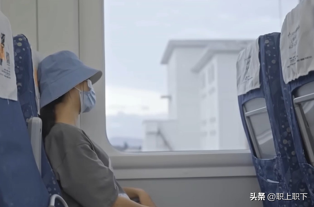 深圳22岁打工妹辞职考程序员后薪水比工厂还低，揭秘五种职业内幕