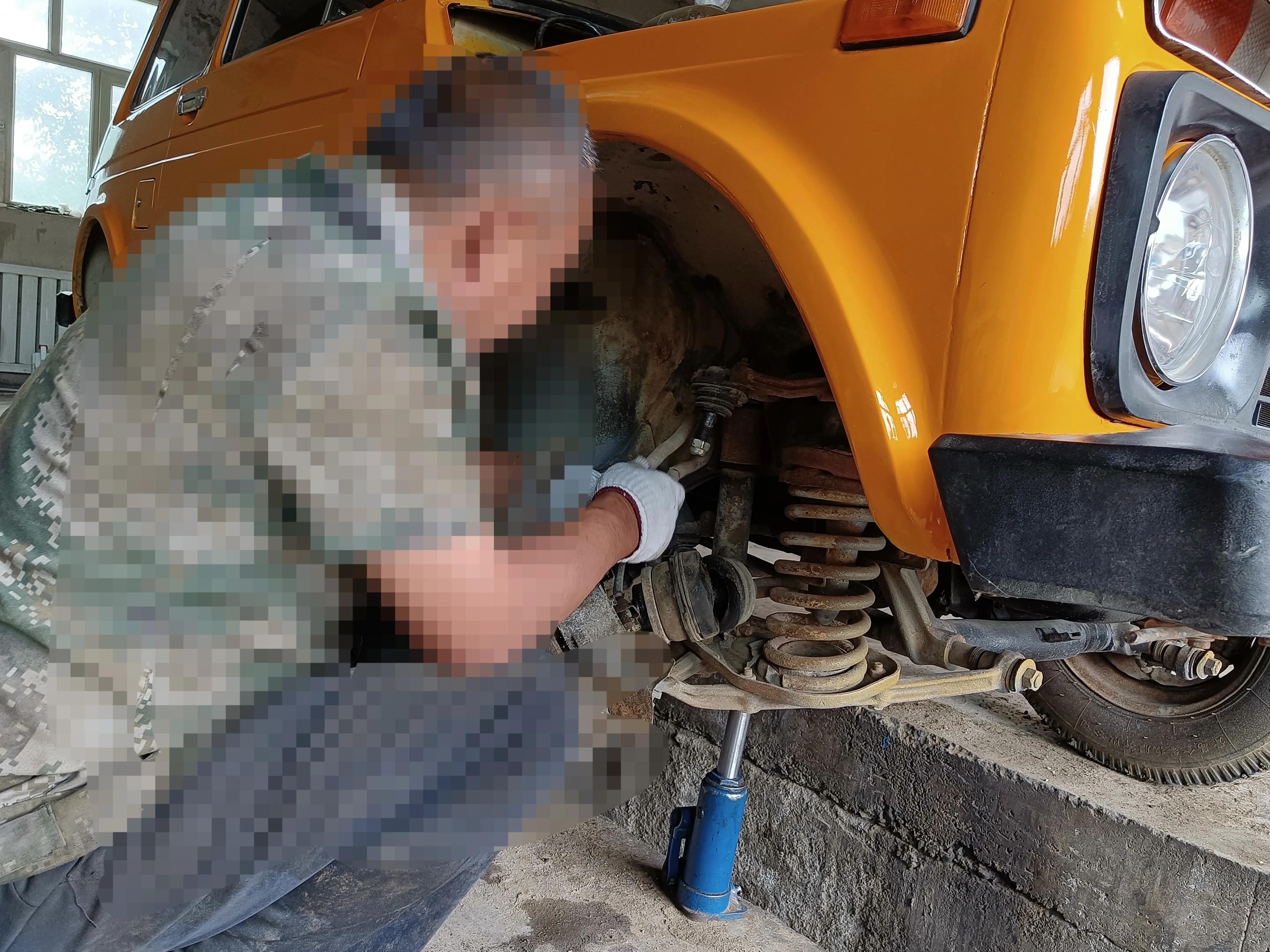 苏联拉达尼瓦爆改,苏联拉达老车修复