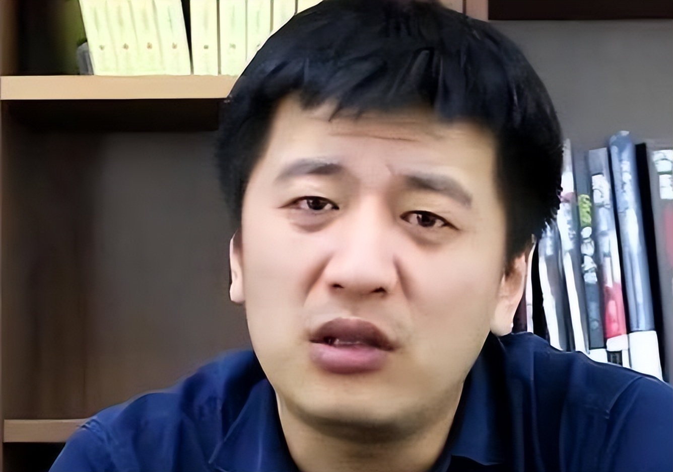 张雪峰最不建议的三个专业,张雪峰建议普通人学哪些专业