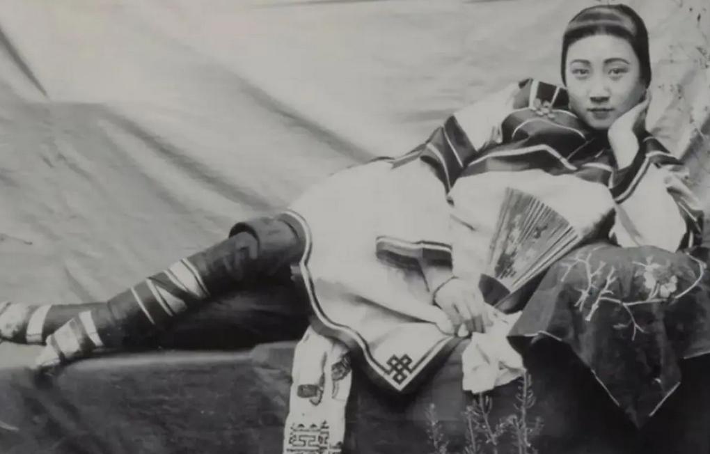 国民*党**政府靠罚款打击娼妓，怎料罚金还没小费多