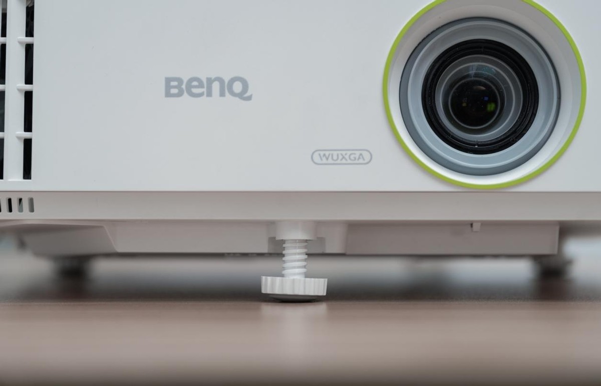 明基e540投影仪配什么幕布好,明基e520投影仪深度评测