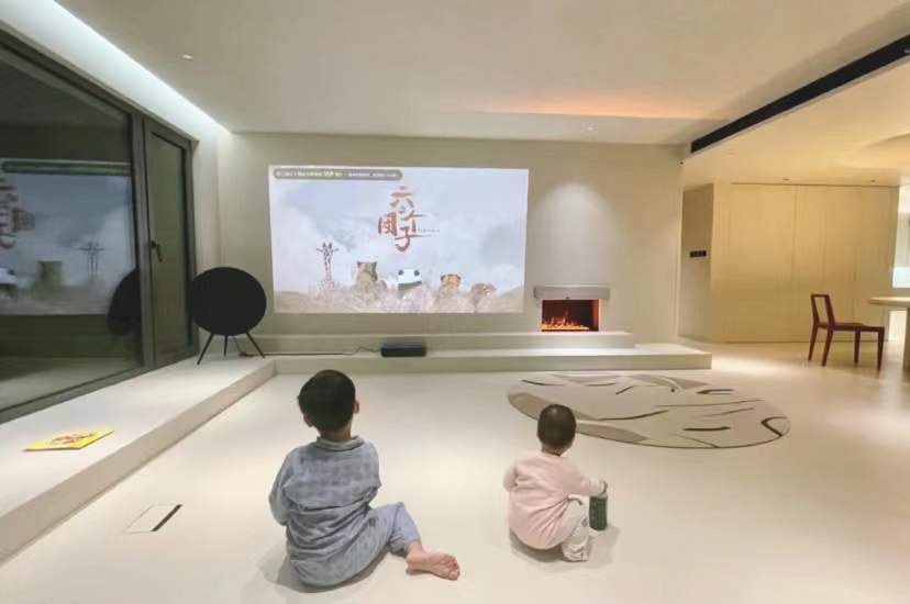 沈阳150㎡砸100万装修，客厅给孩子当游乐场，网友：我羡慕的生活