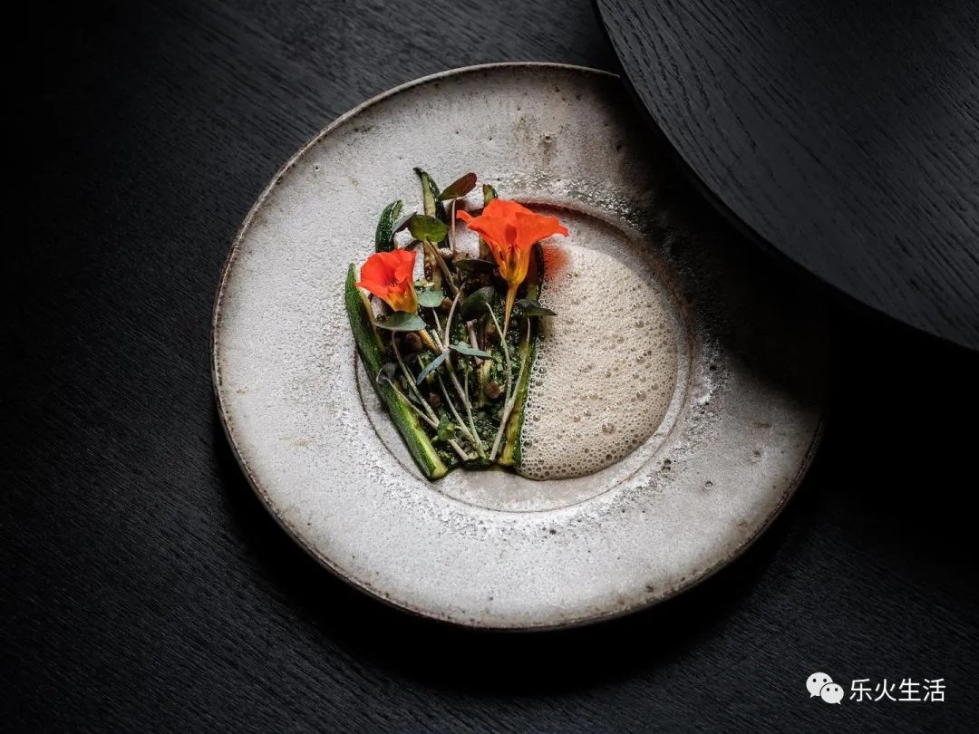 上海开业10个月获米其林餐厅,巴黎开业20年的米其林三星餐厅