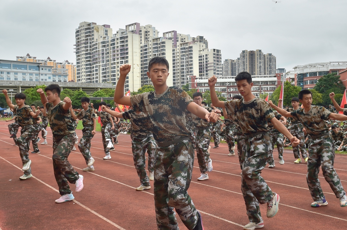 桂林各校军训精彩回顾,广西军训队列操
