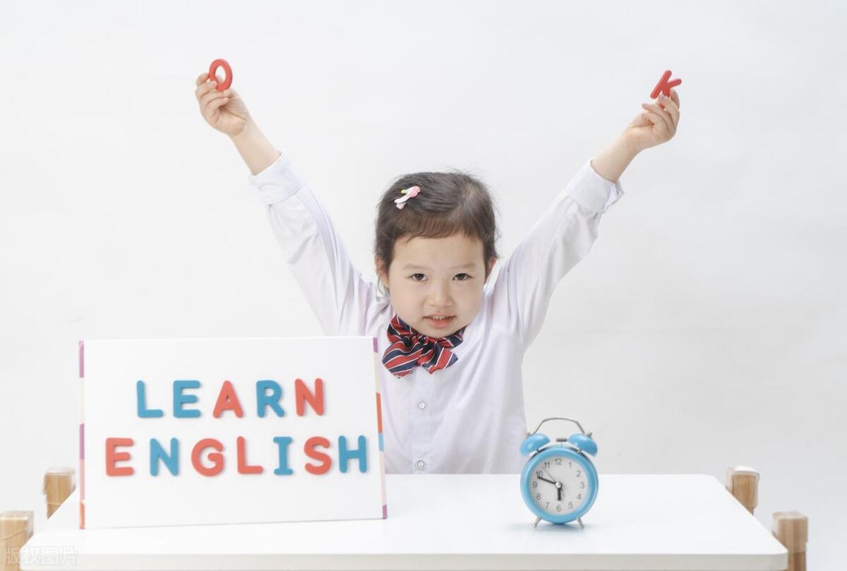 英语启蒙是先学字母还是先学绘本,英语启蒙先学单词还是先学句子