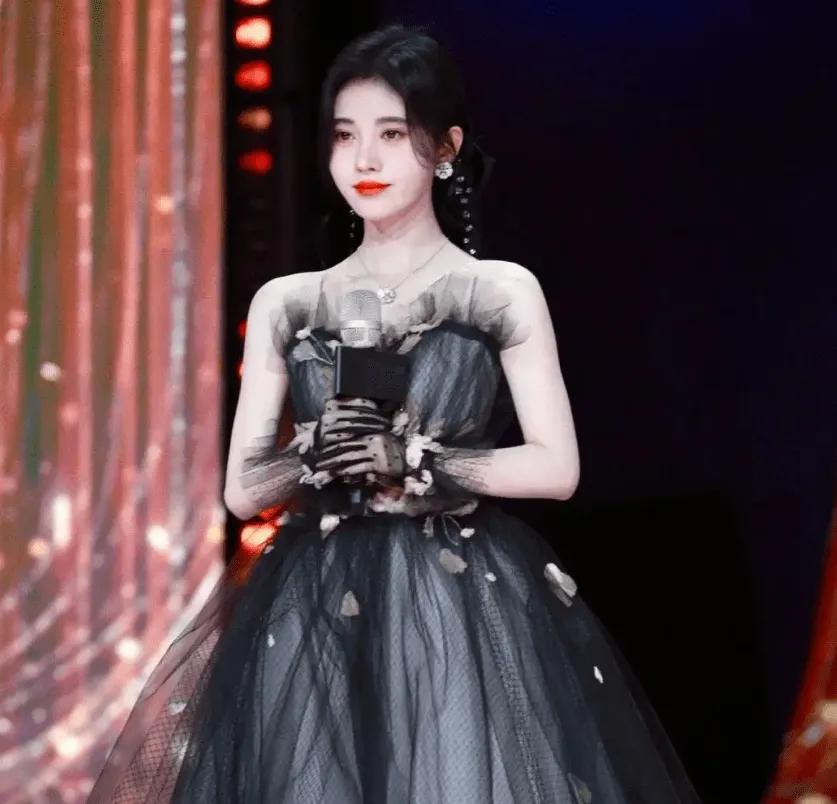 鞠婧祎出道前的照片,鞠婧祎图片