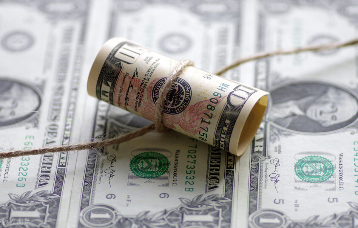 美国求中国买美债，我国还真买了1200亿？人民币给美元做“透析”