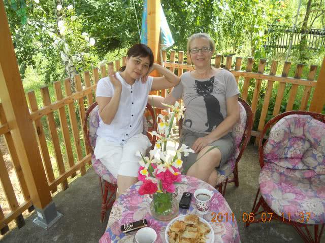 浙江农家女在塞尔维亚十年创业，经历了偷渡打工经商未婚生子