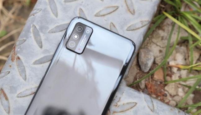 送长辈的高性能手机,大电池手机推荐长辈用什么