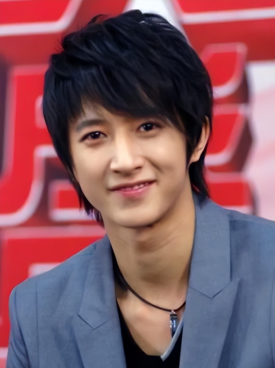 战狼2的女主卢靖姗是韩庚夫人吗,韩庚评价卢靖姗演战狼