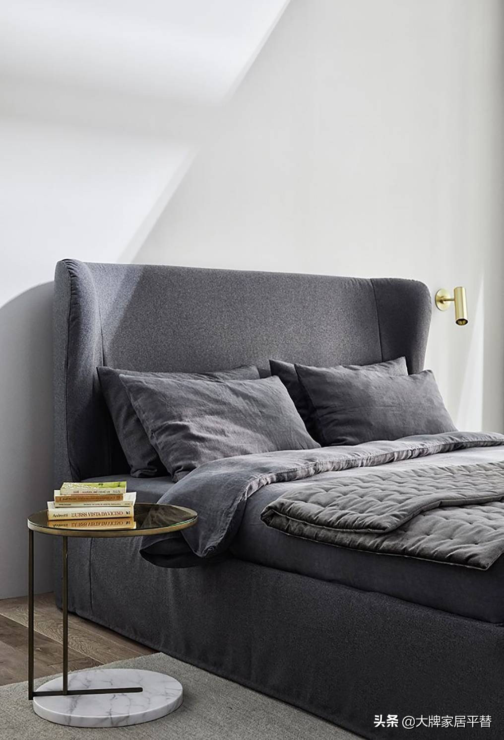 水晶灯具搭配现代简约家具,灯具和家具的搭配