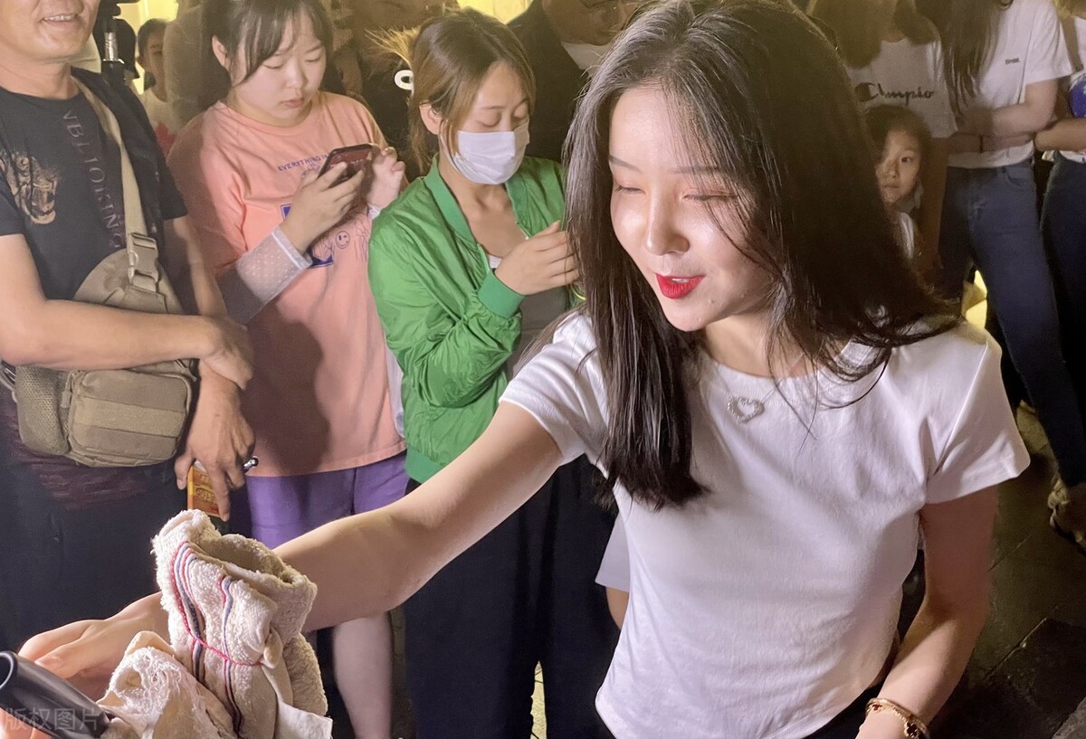 再也不买衣服,再也不买预售的衣服