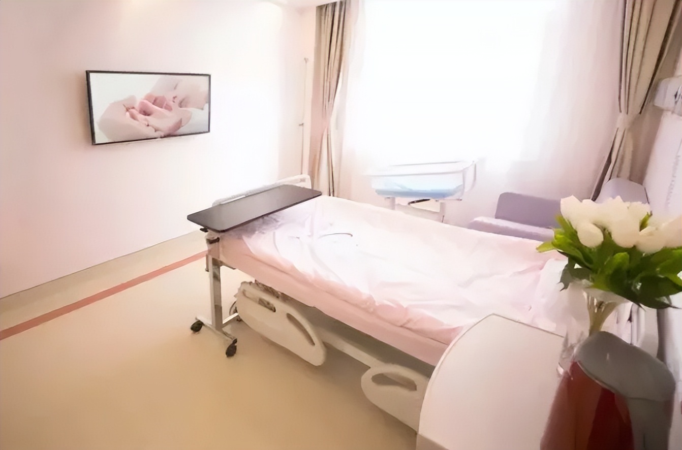 因嫌家属红包太少，助产士缝住产妇“肛门”？真相如何？