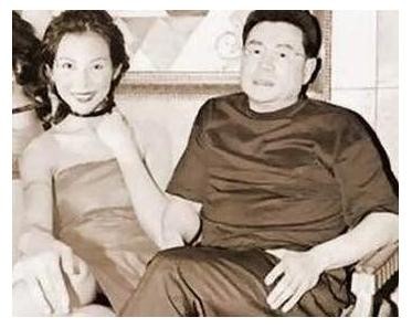 甘比豪门阔太日常,甘比从狗仔逆袭成为香港女首富