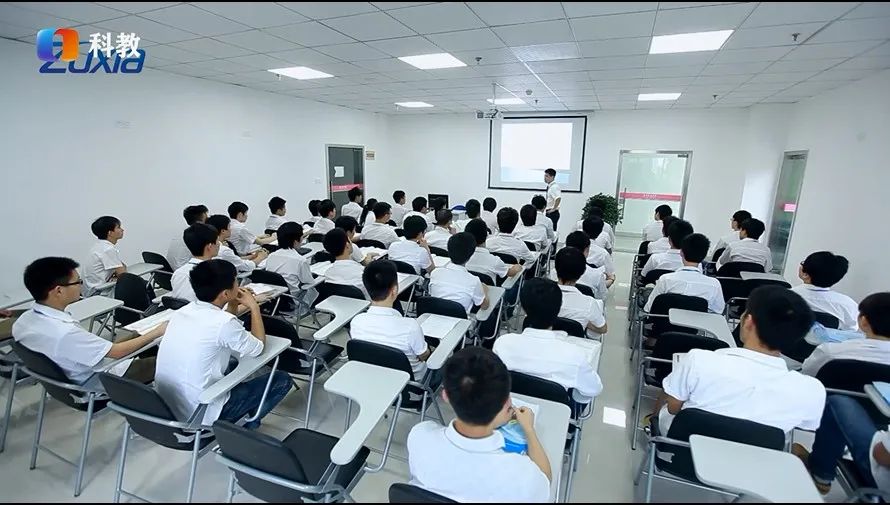 重庆足下软件学院如何,重庆市足下软件职业培训学院