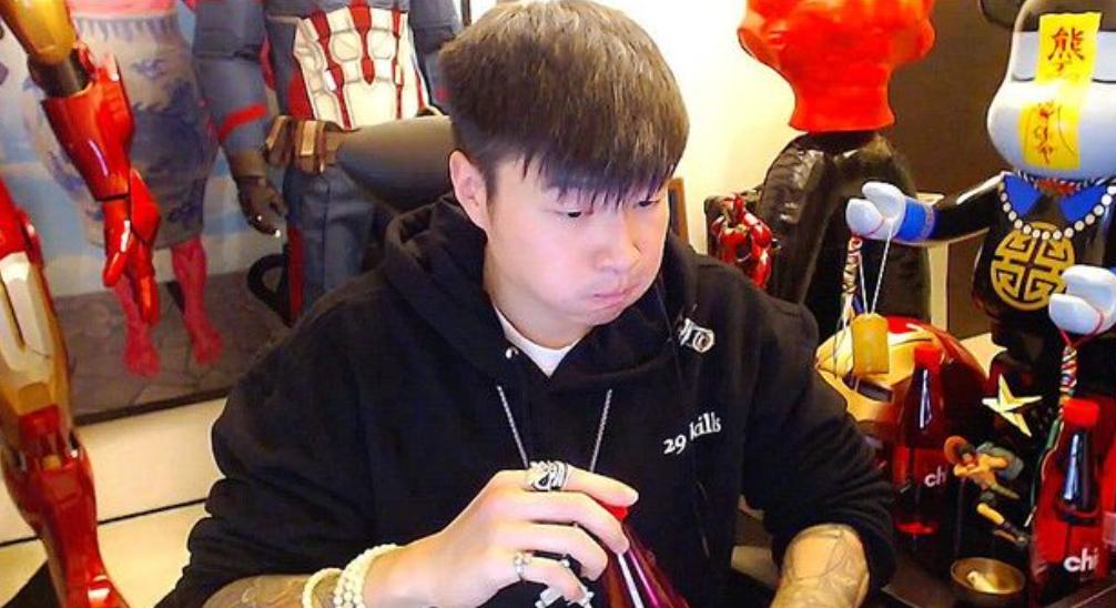 自称月入千万，曾在葫芦岛与警察发生冲突，帝师与小智有何恩怨？