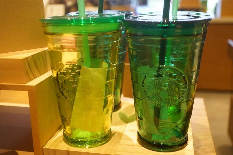 星巴克专场！杨幂上花少当见面礼，与匡威合作的断货系列再次上线