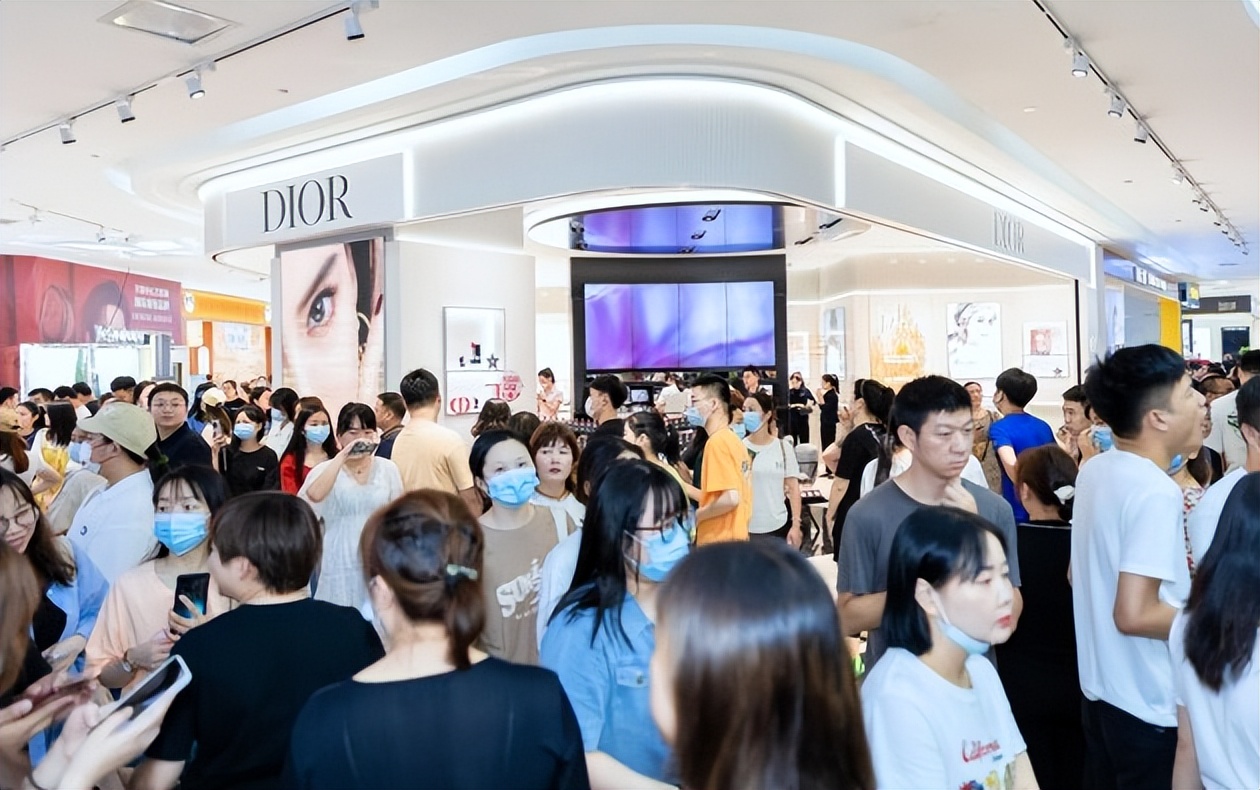 万家丽国际mall化妆品,万家丽广场美妆店比免税店便宜