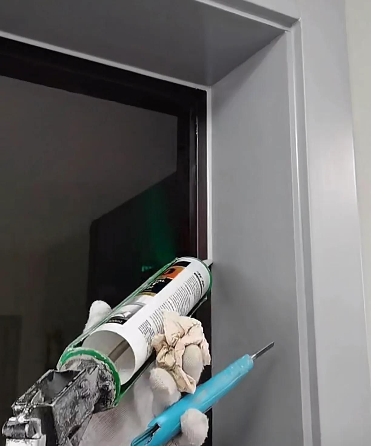 跑了10个工地现场，我终于明白了实木烤漆窗套和不锈钢窗套的区别