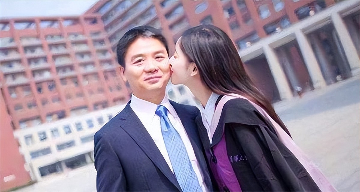 章泽天的丈夫刘强东是谁,章泽天父亲章丽厚