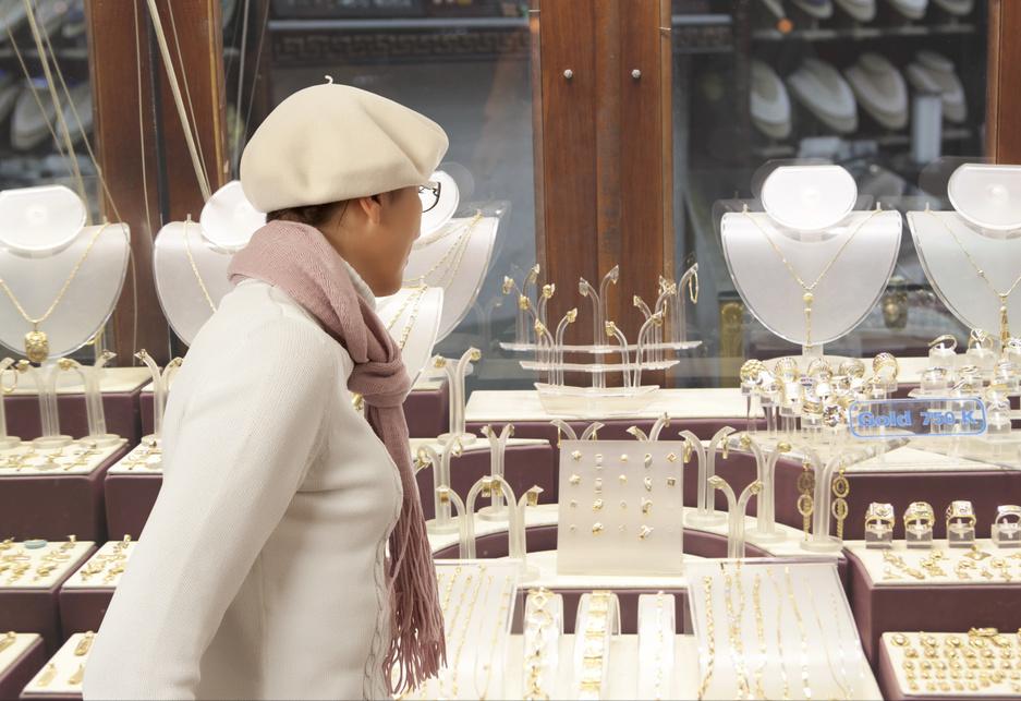 旅游团骗人买假宝石,新加坡旅游购买珠宝骗局